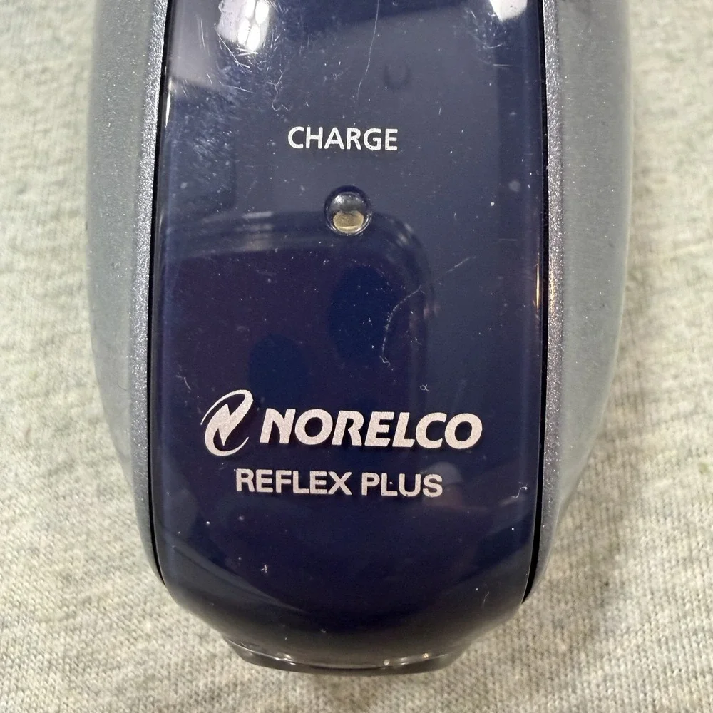 Philips Norelco Electric Shaver Reflex Plus Razor 6423LC Cobalt Blue NO CORD